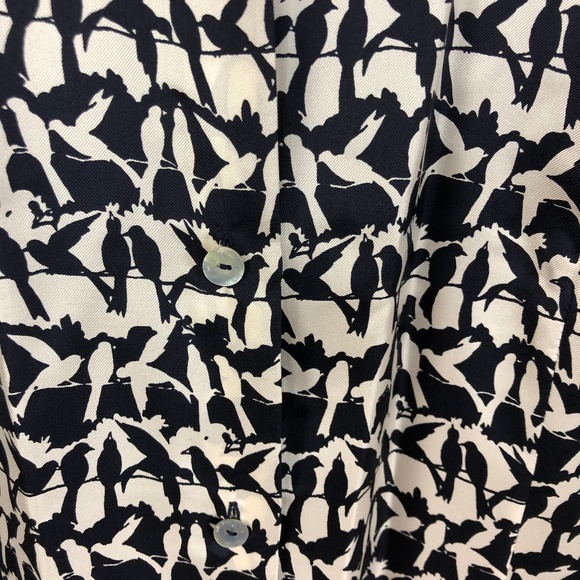 NWOT Navy & Cream 100% Silk Blouse Size 10 - Picture 3 of 4